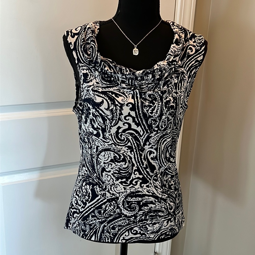 CHAPS Women's Sleeveless Paisley Blouse